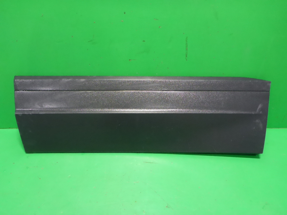 Накладка двери задней левой