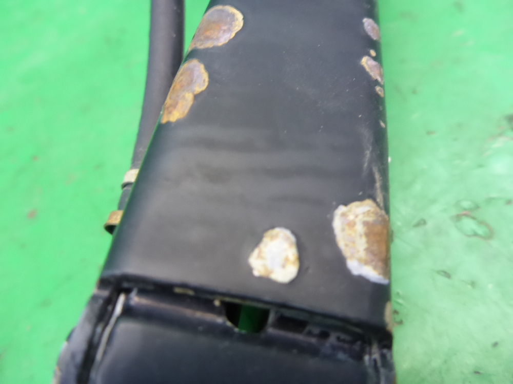 Поводок стеклоочистителя передний правый