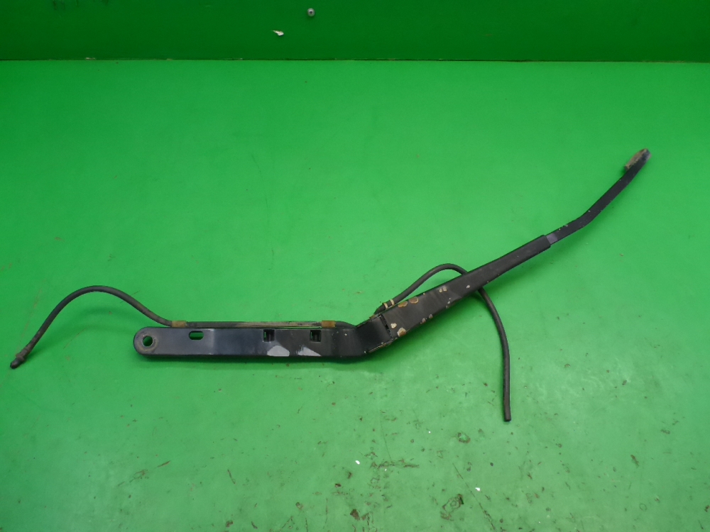 Поводок стеклоочистителя передний правый