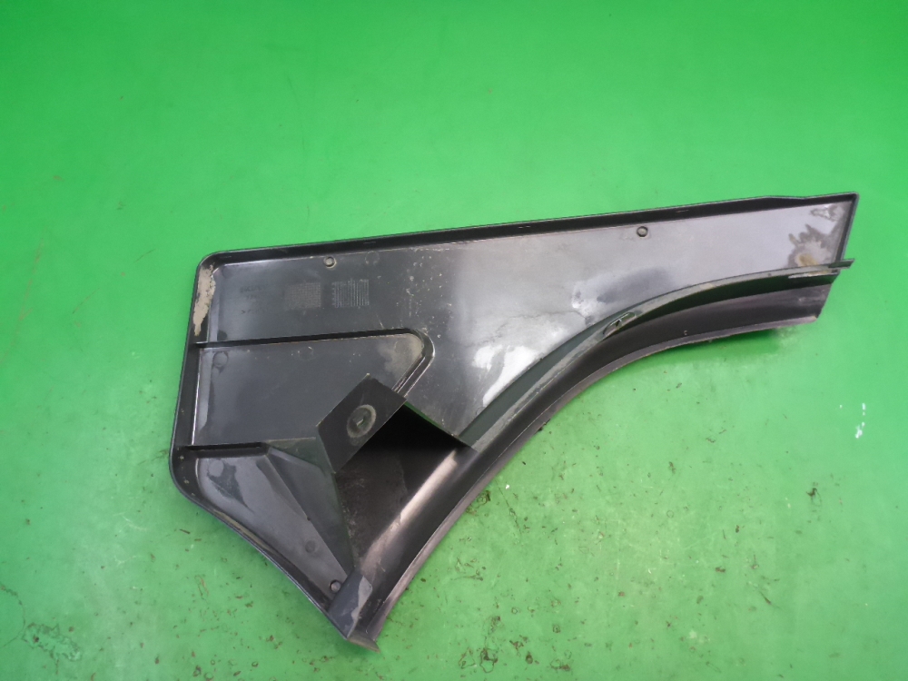 Накладка переднего крыла левого