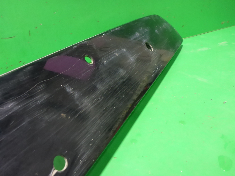 Накладка переднего бампера