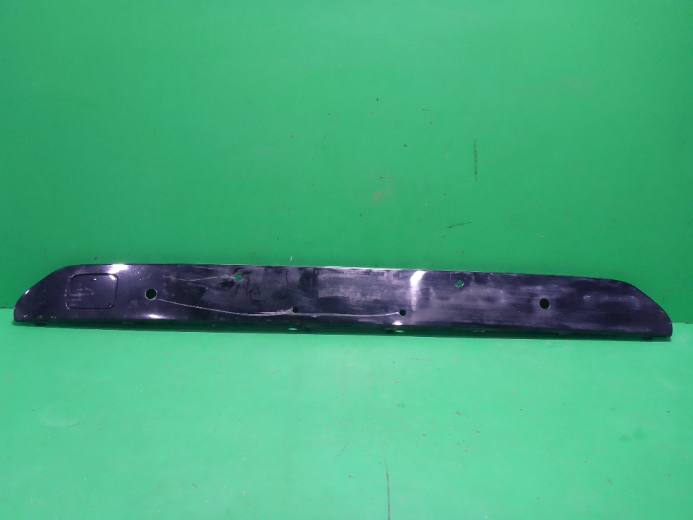 Накладка переднего бампера