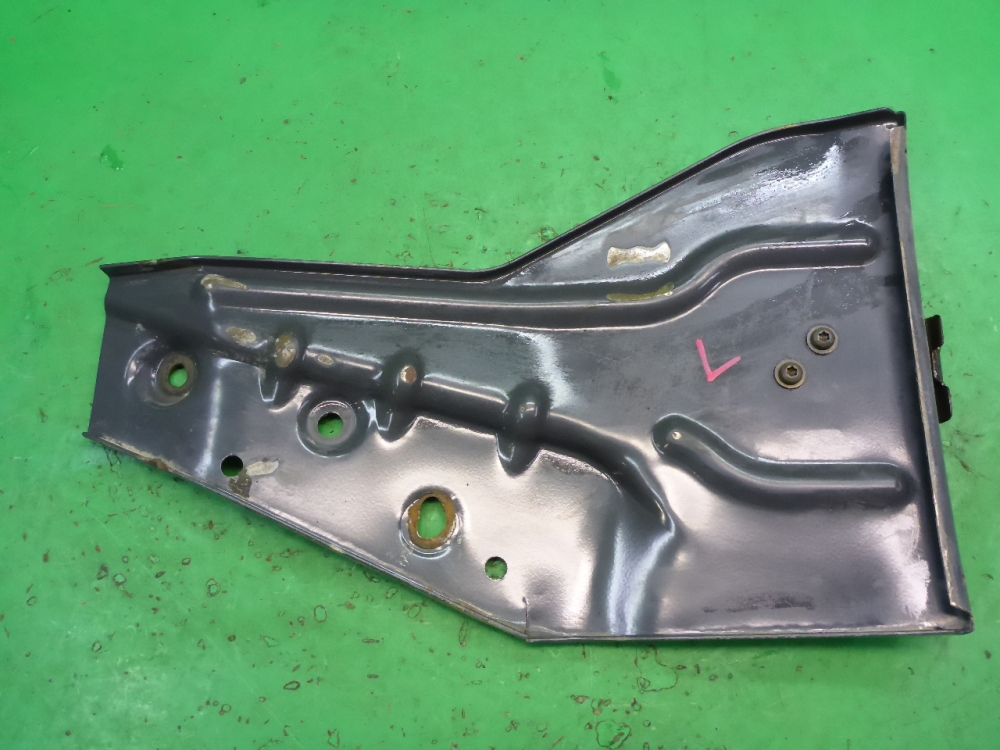 Кронштейн крепления крыла