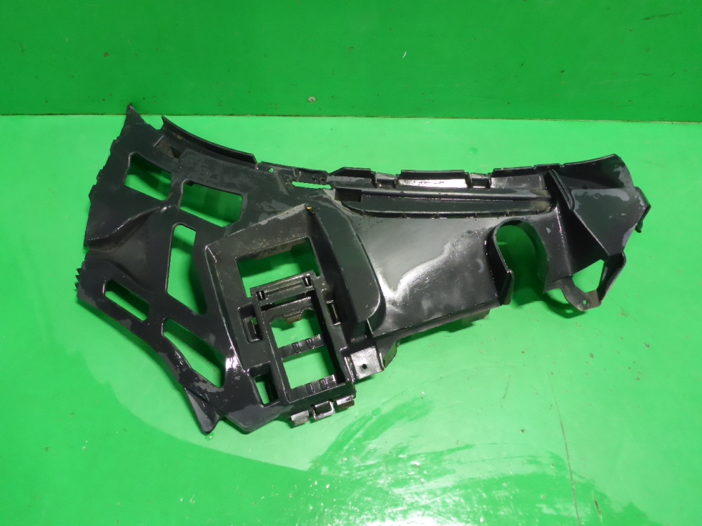 Кронштейн переднего бампера левый