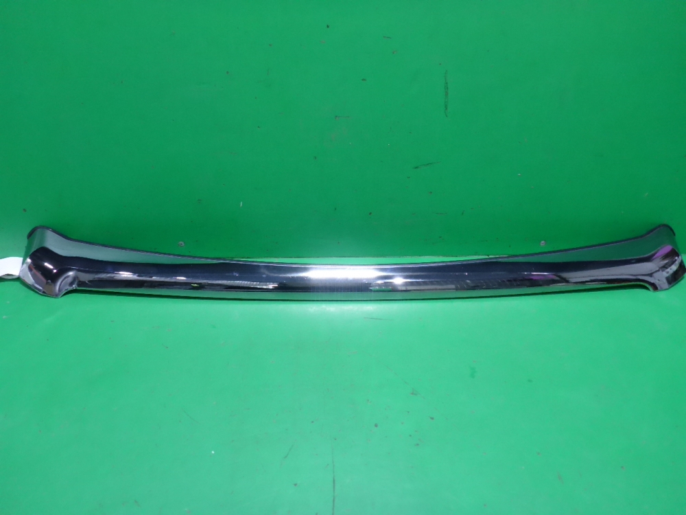 Накладка на капот