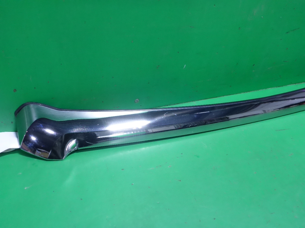 Накладка на капот