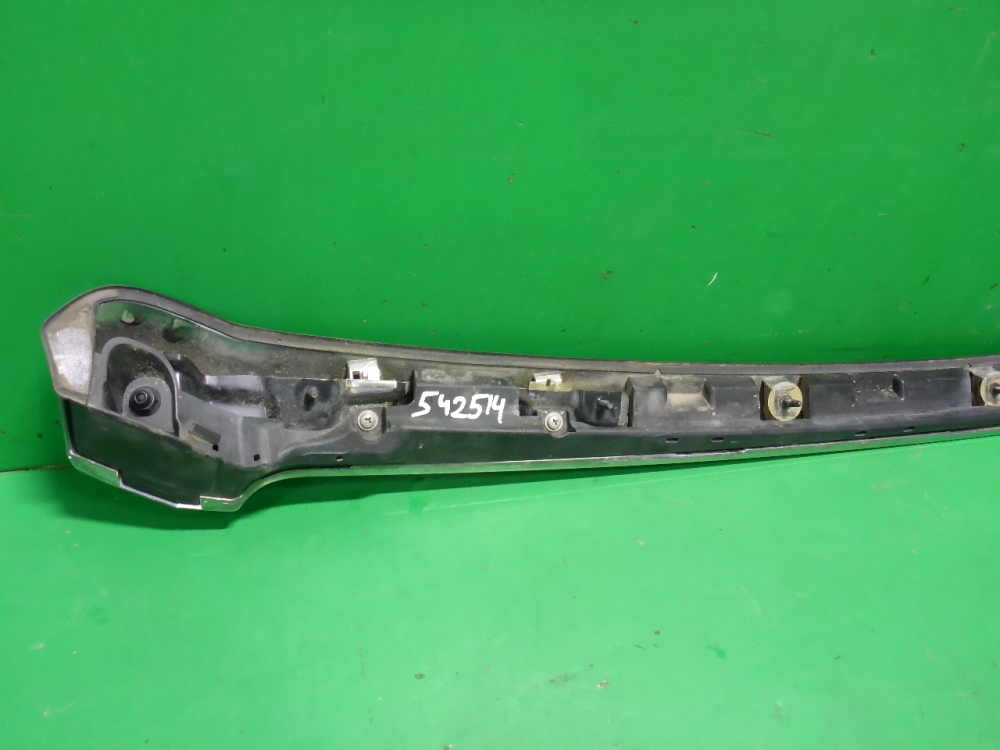 Накладка на капот