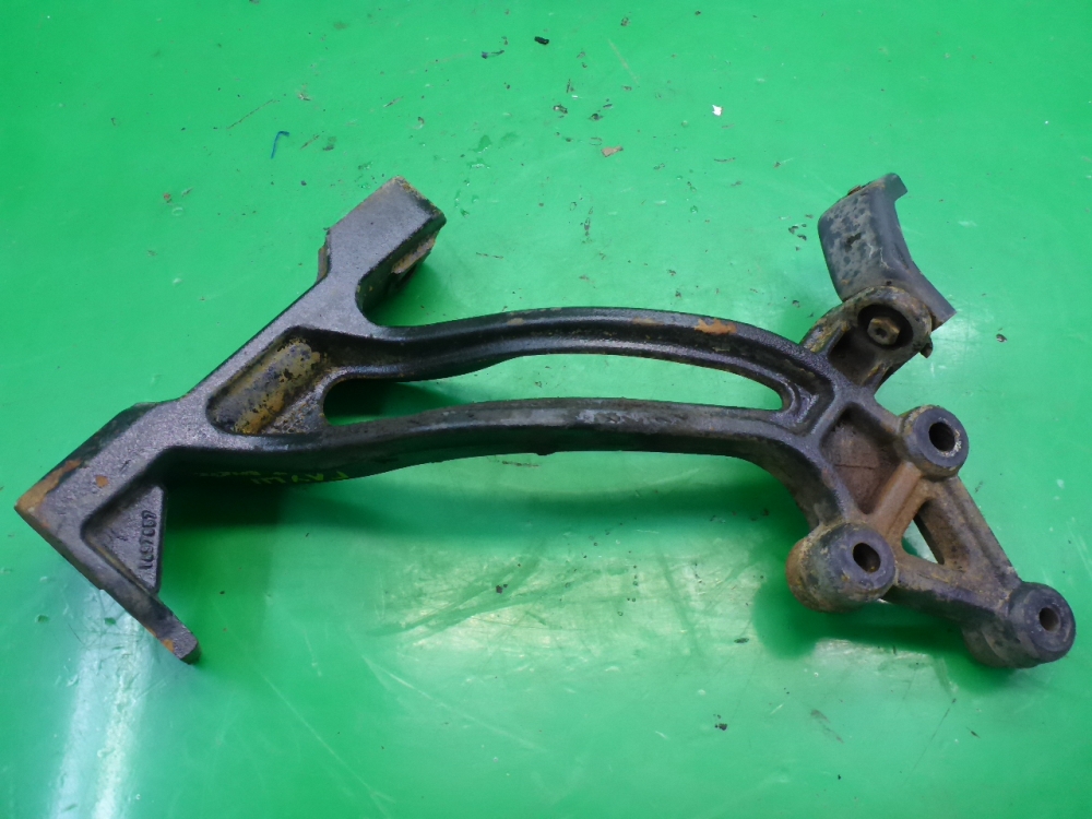 Кронштейн (сопут. товар)