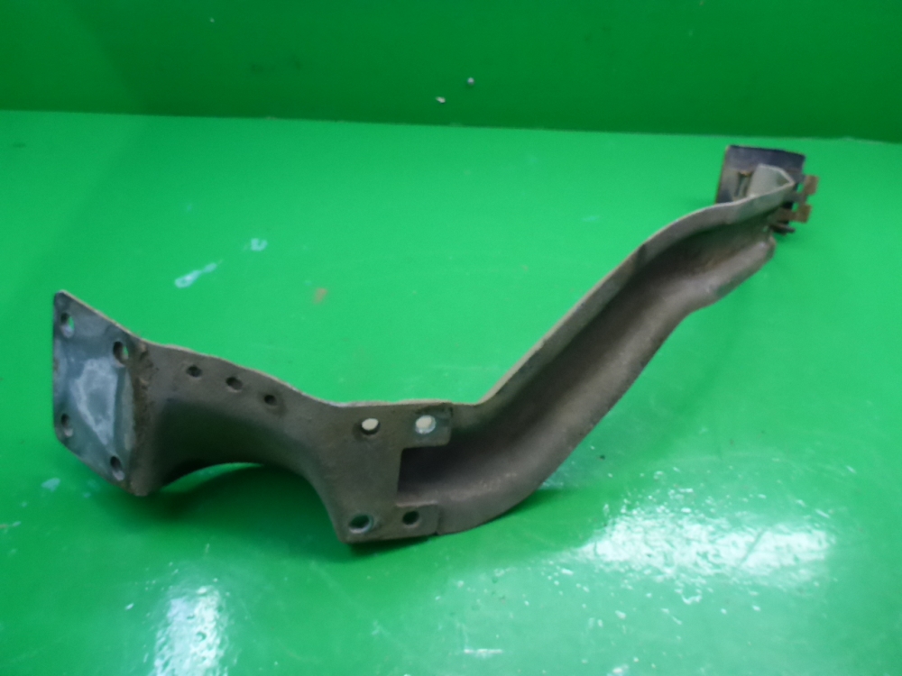 Кронштейн крепления крыла