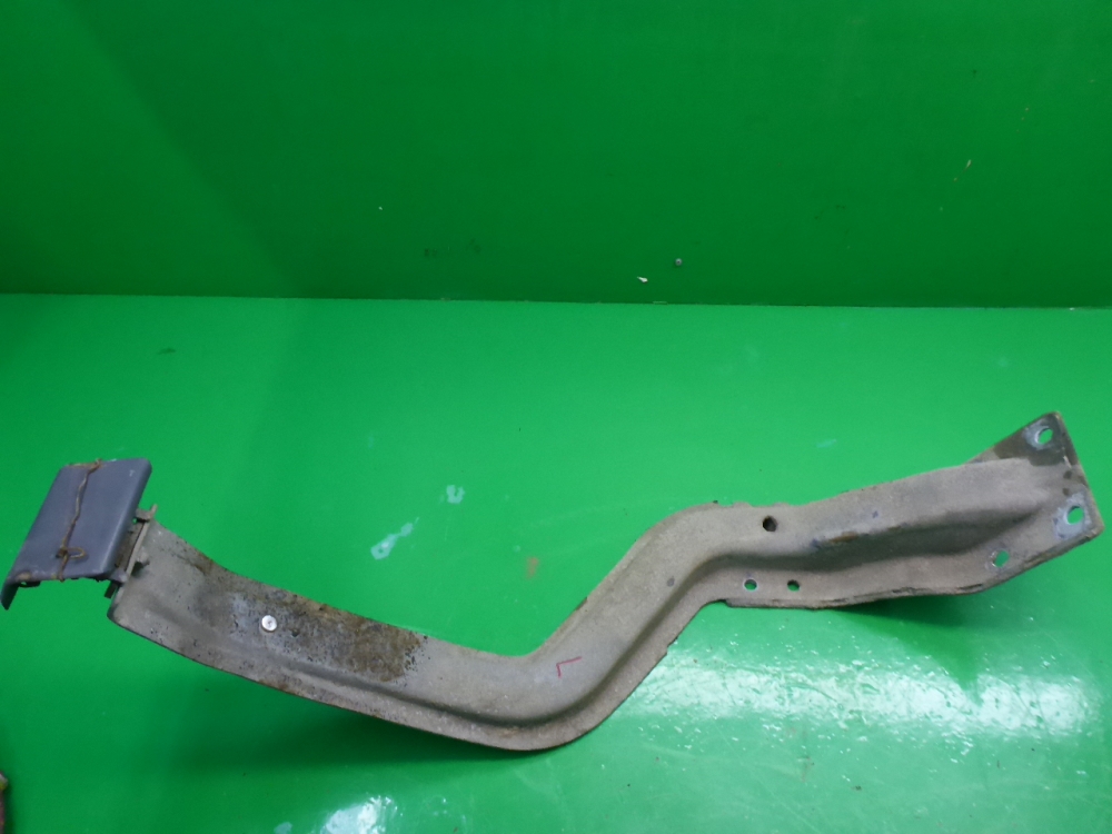 Кронштейн крепления крыла