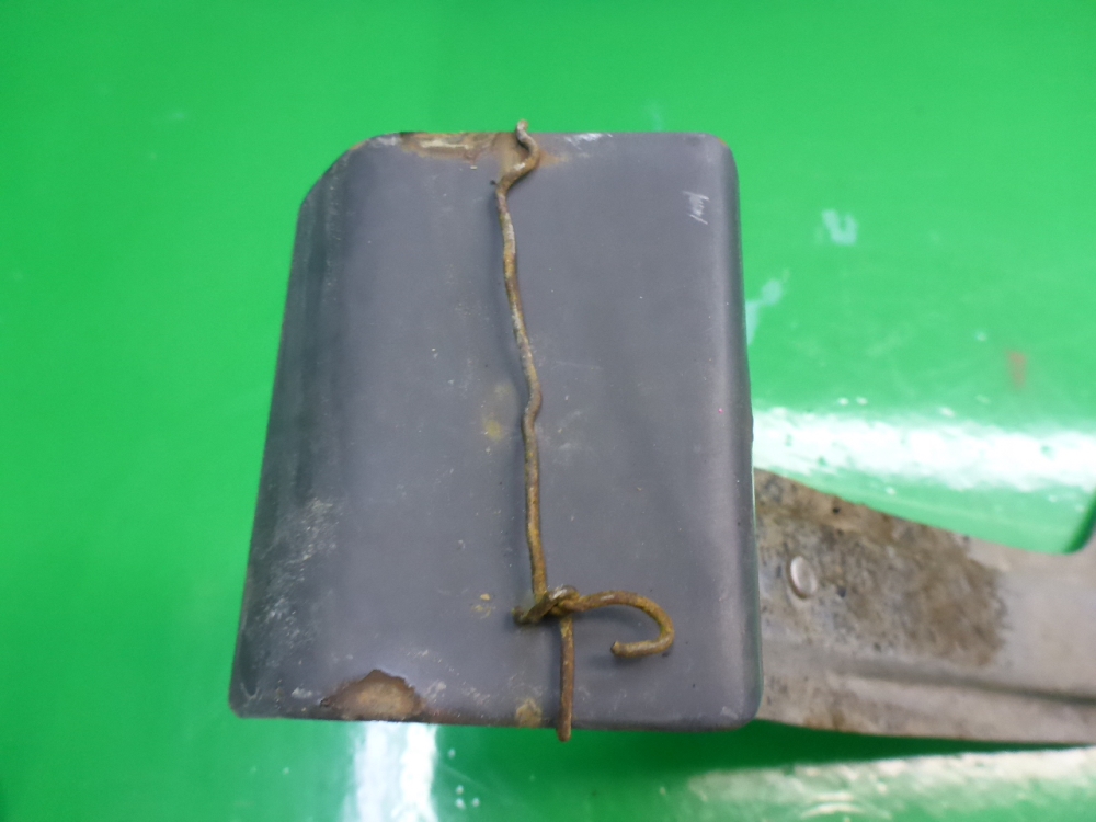 Кронштейн крепления крыла