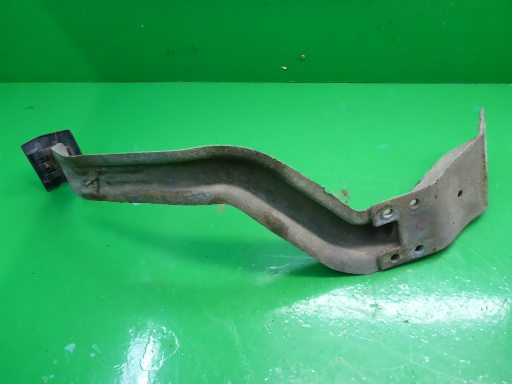 Кронштейн крепления крыла