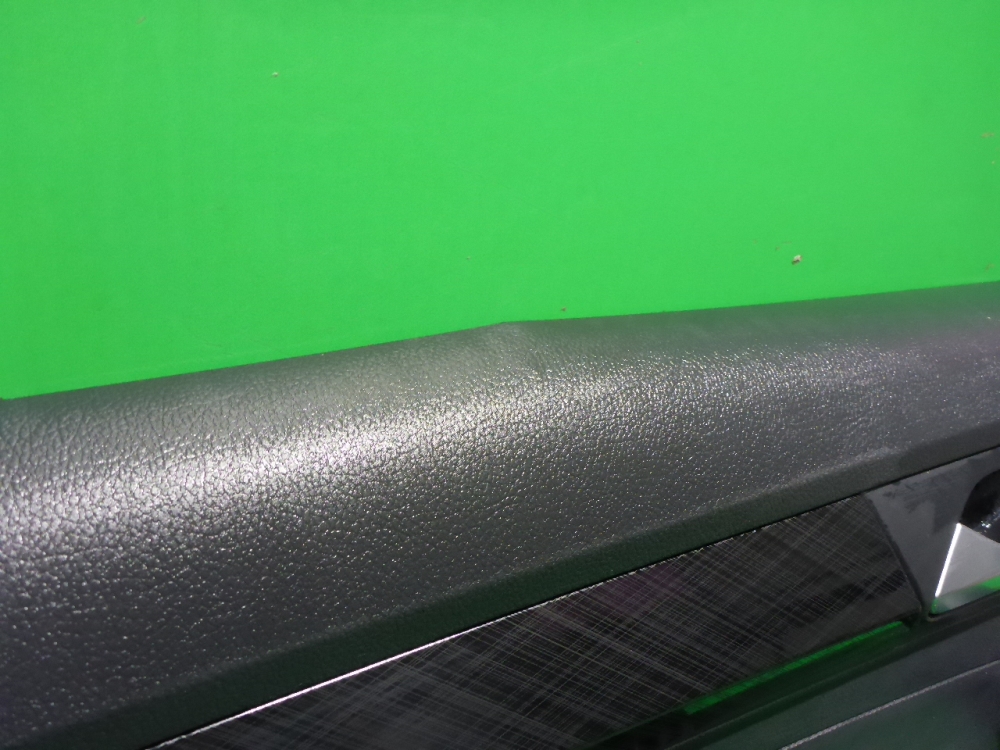 Обшивка двери задней левой