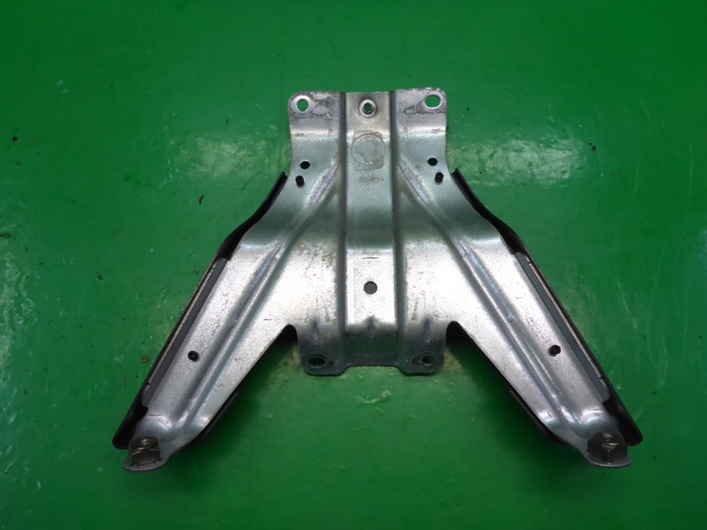 Кронштейн (сопут. товар)