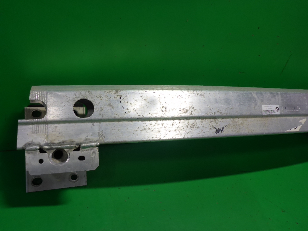 Усилитель заднего бампера