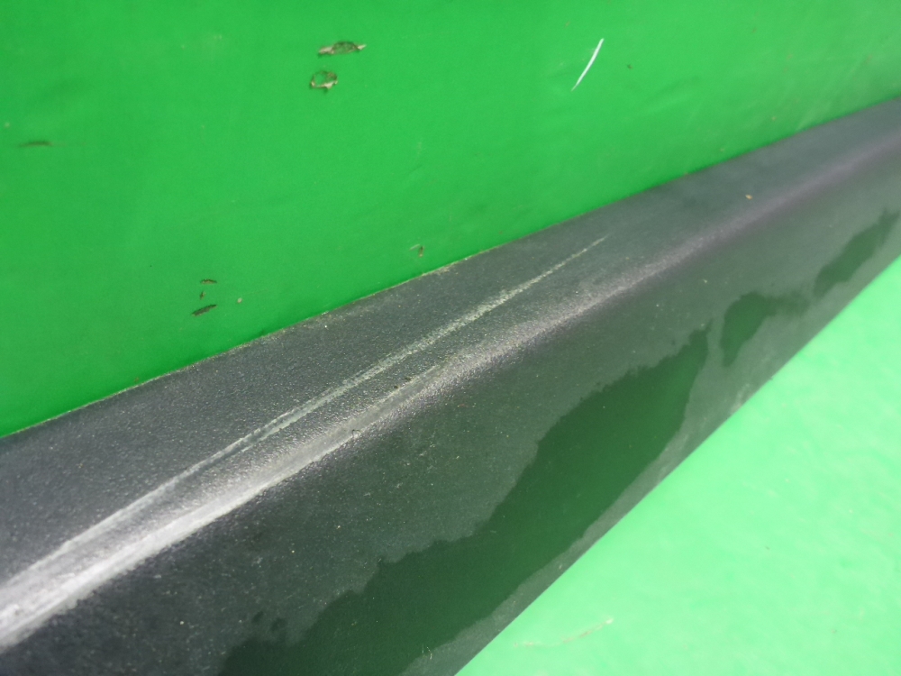 Накладка двери передней правой