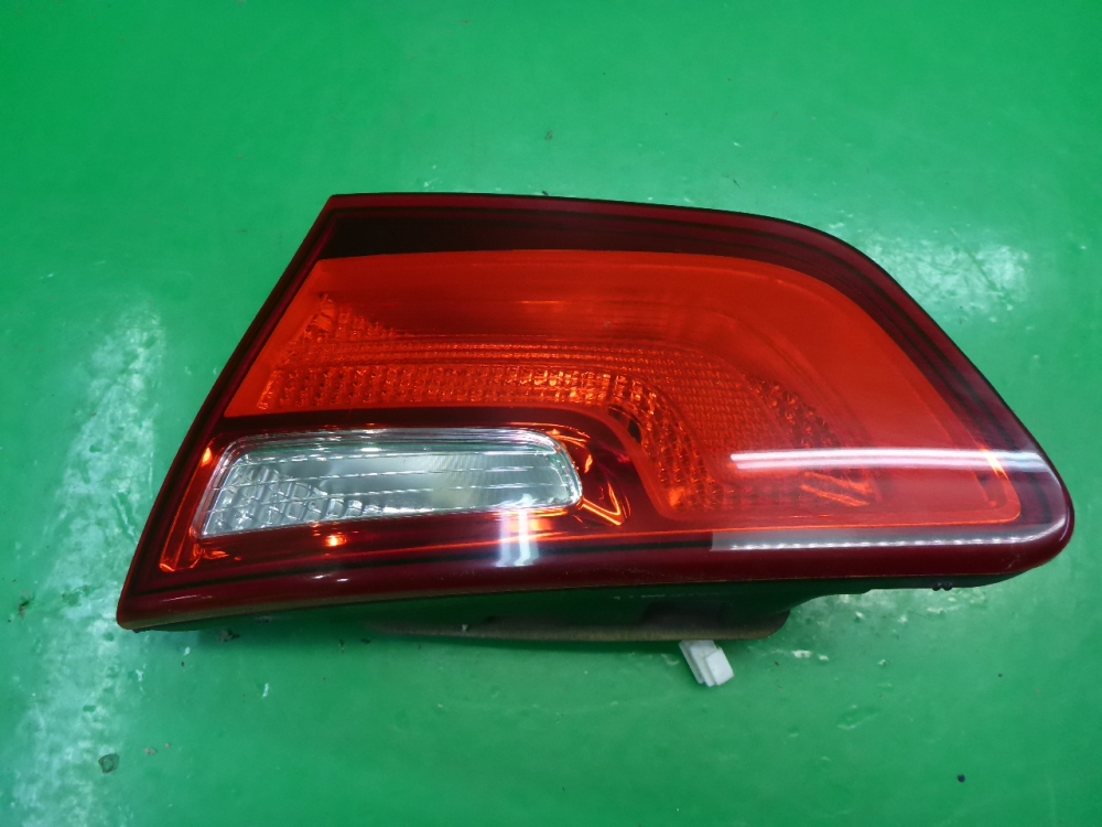 Фонарь задний внутренний правый