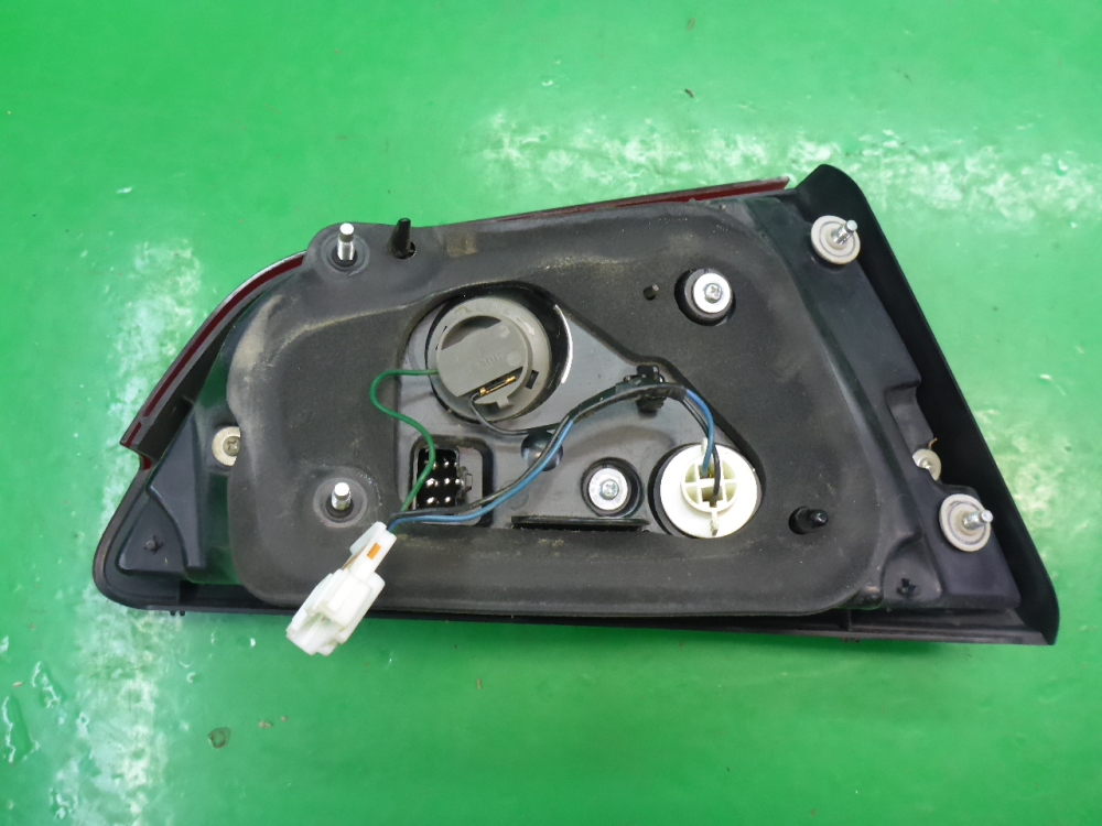 Фонарь задний внутренний правый