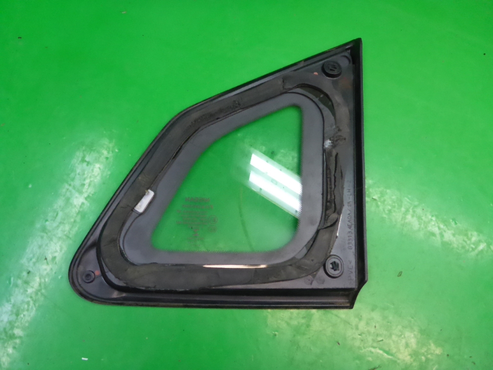 Стекло кузовное глухое левое