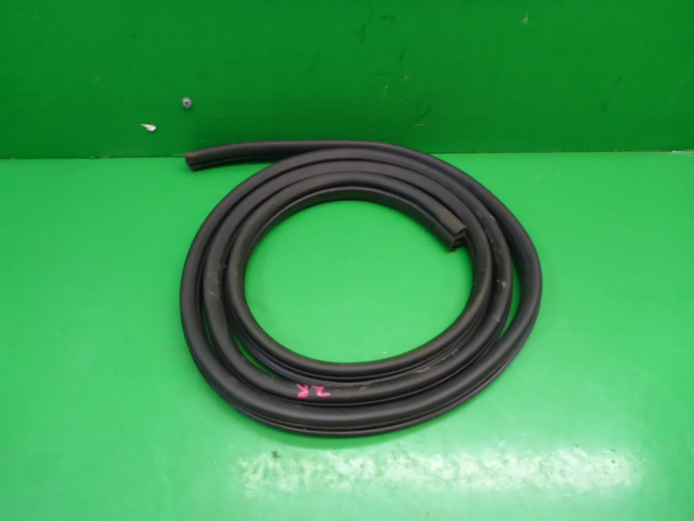 Уплотнитель двери