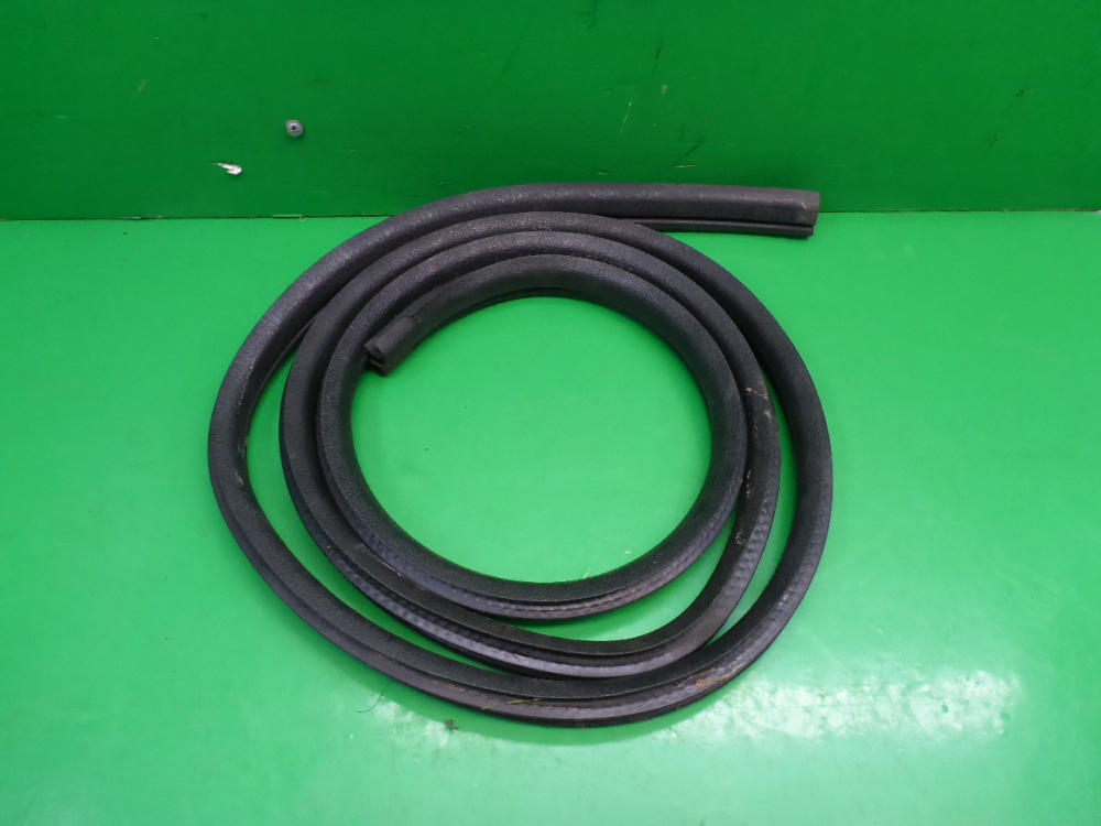 Уплотнитель двери