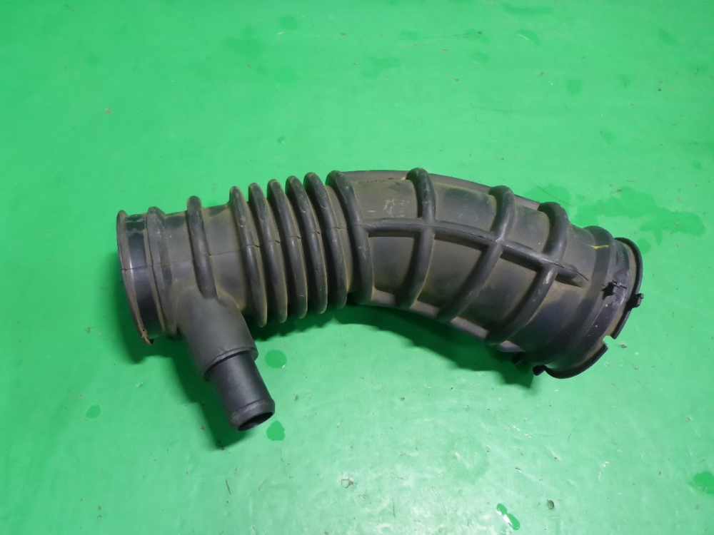 Патрубок воздушного фильтра