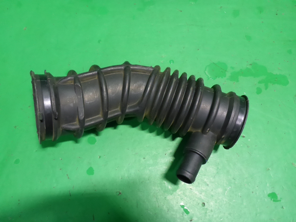 Патрубок воздушного фильтра