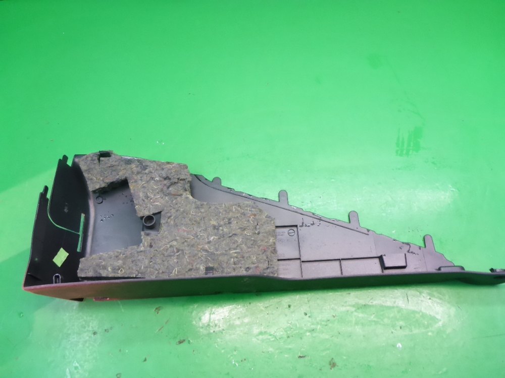 Держатель задней полки