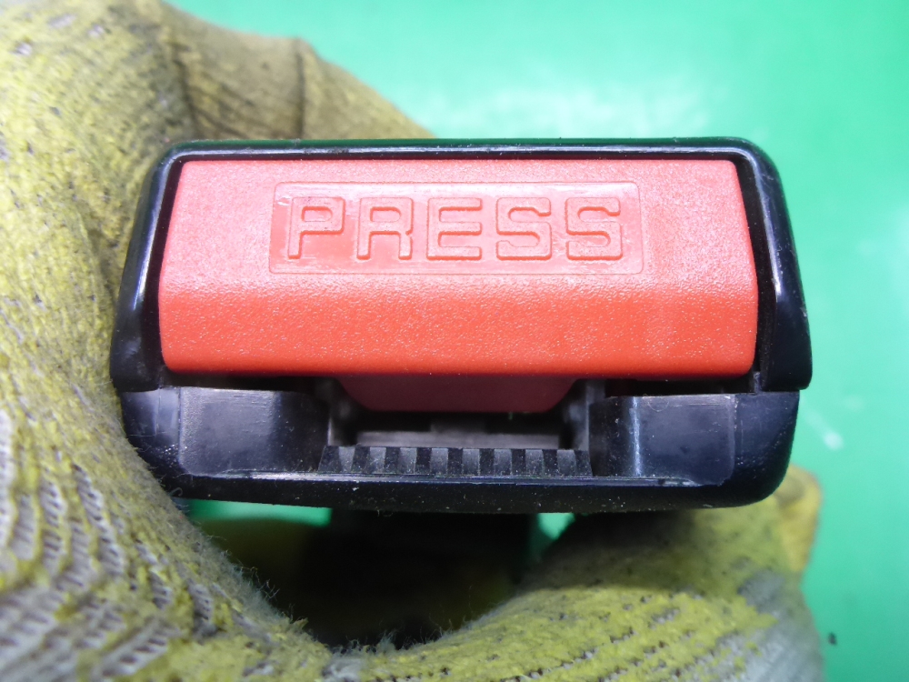 Ответная часть ремня безопасности