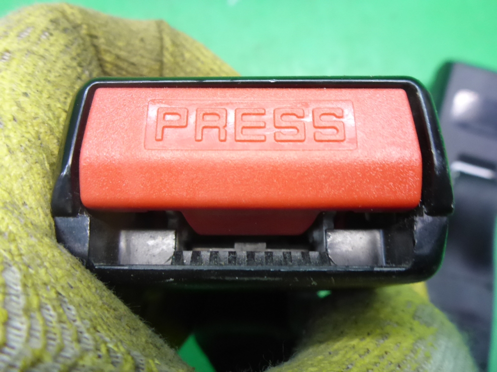 Ответная часть ремня безопасности