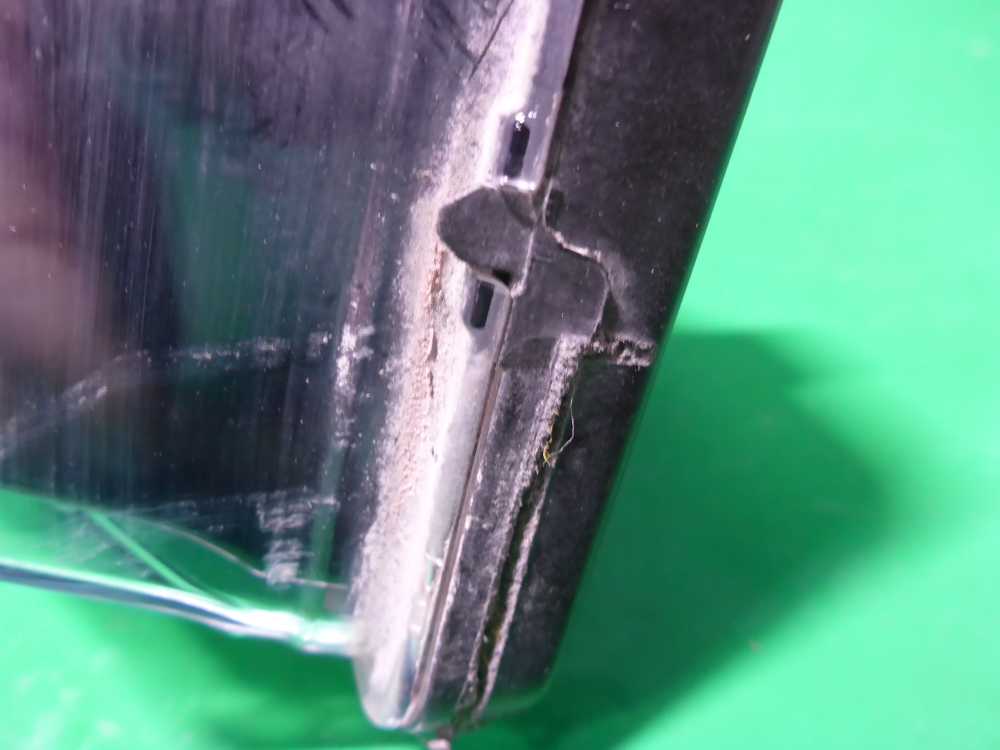 Фара противотуманная левая