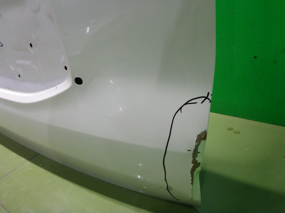 Дверь багажника