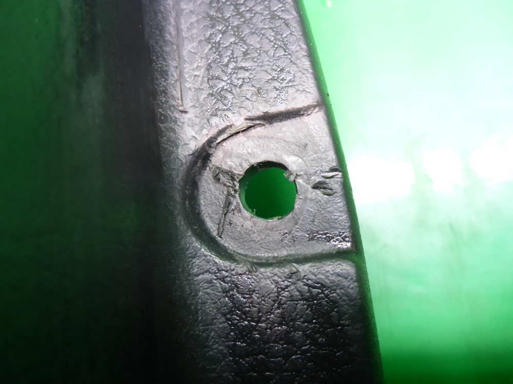 Обшивка двери передней правой