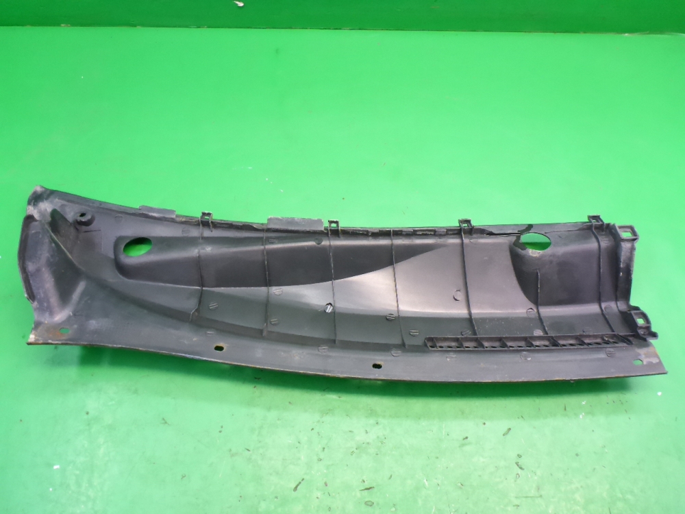 Решетка стеклоочистителей (Жабо)