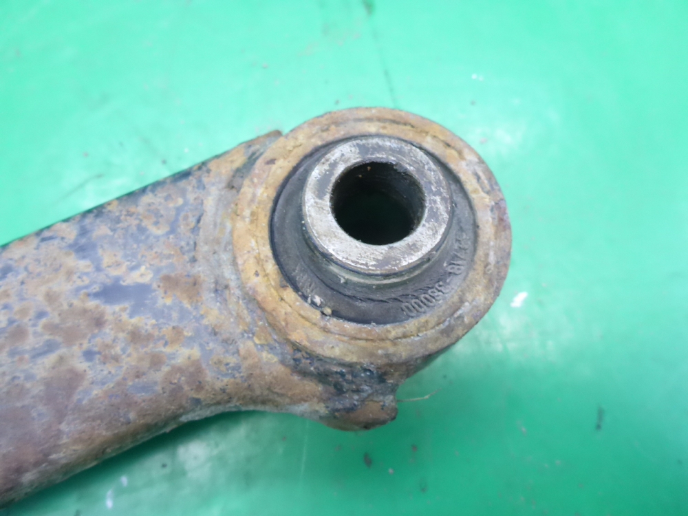 Тяга задняя поперечная