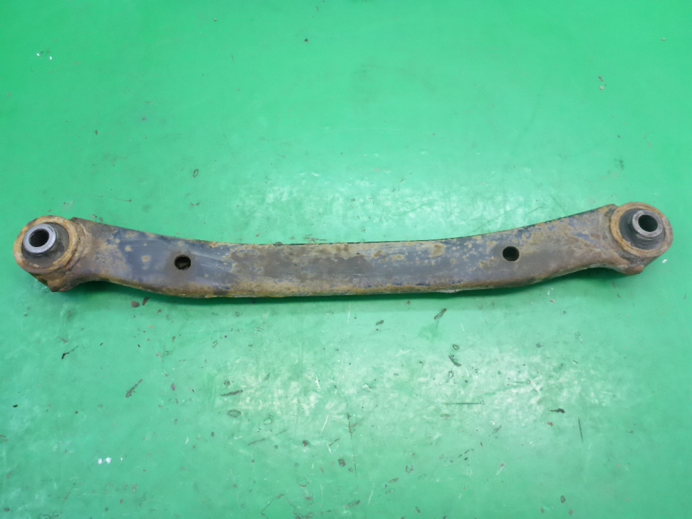 Тяга задняя поперечная