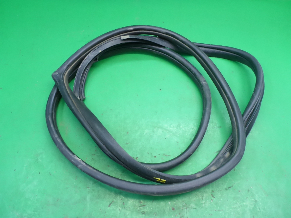 Уплотнитель двери