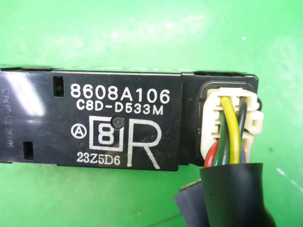 Кнопка стеклоподъемника