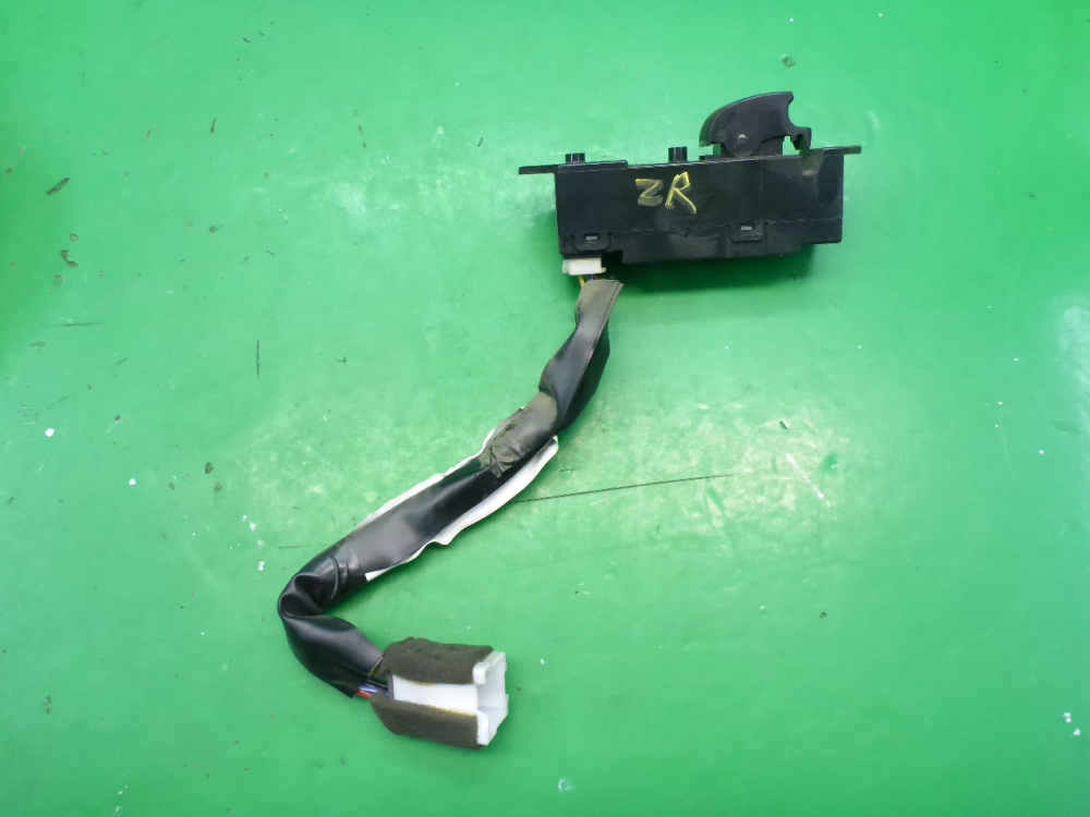 Кнопка стеклоподъемника