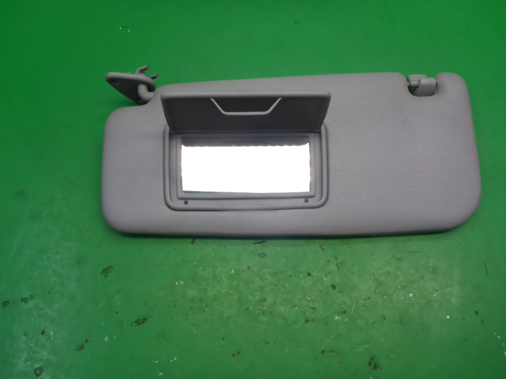 Козырек солнцезащитный