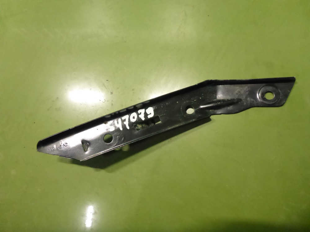 Кронштейн переднего бампера левый