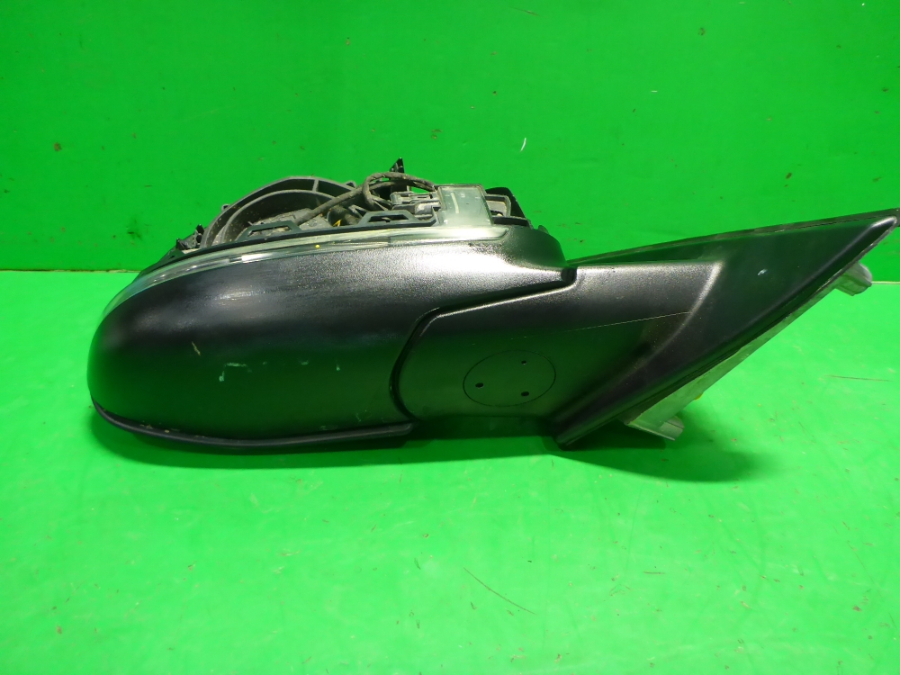 Зеркало правое электрическое