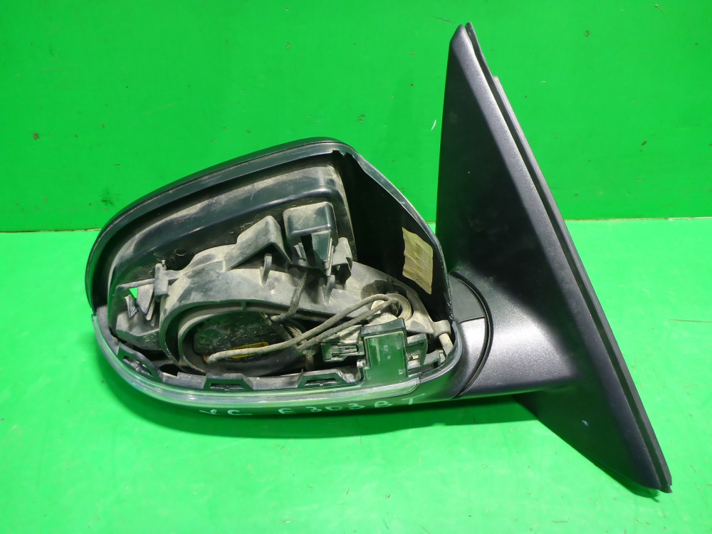 Зеркало правое электрическое