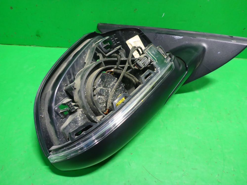 Зеркало правое электрическое