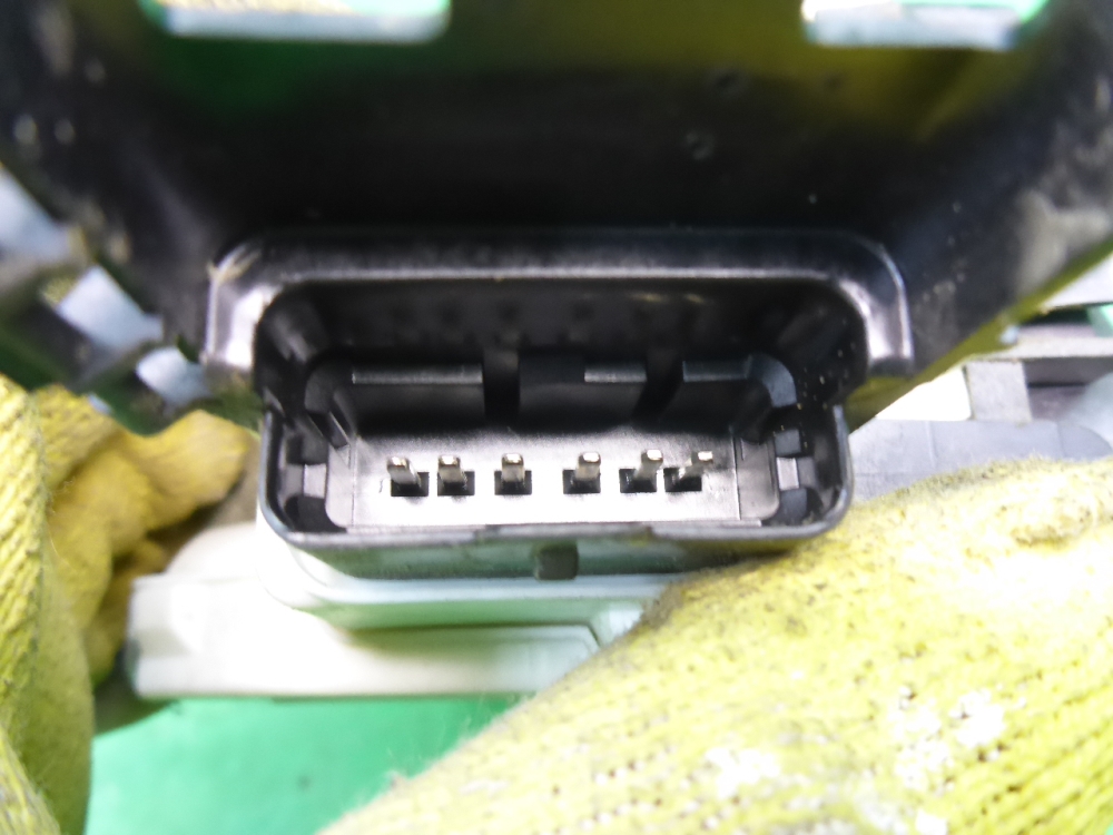 Замок двери задней левой