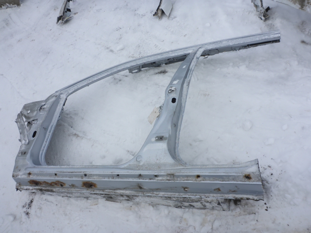 Порог со стойкой левый