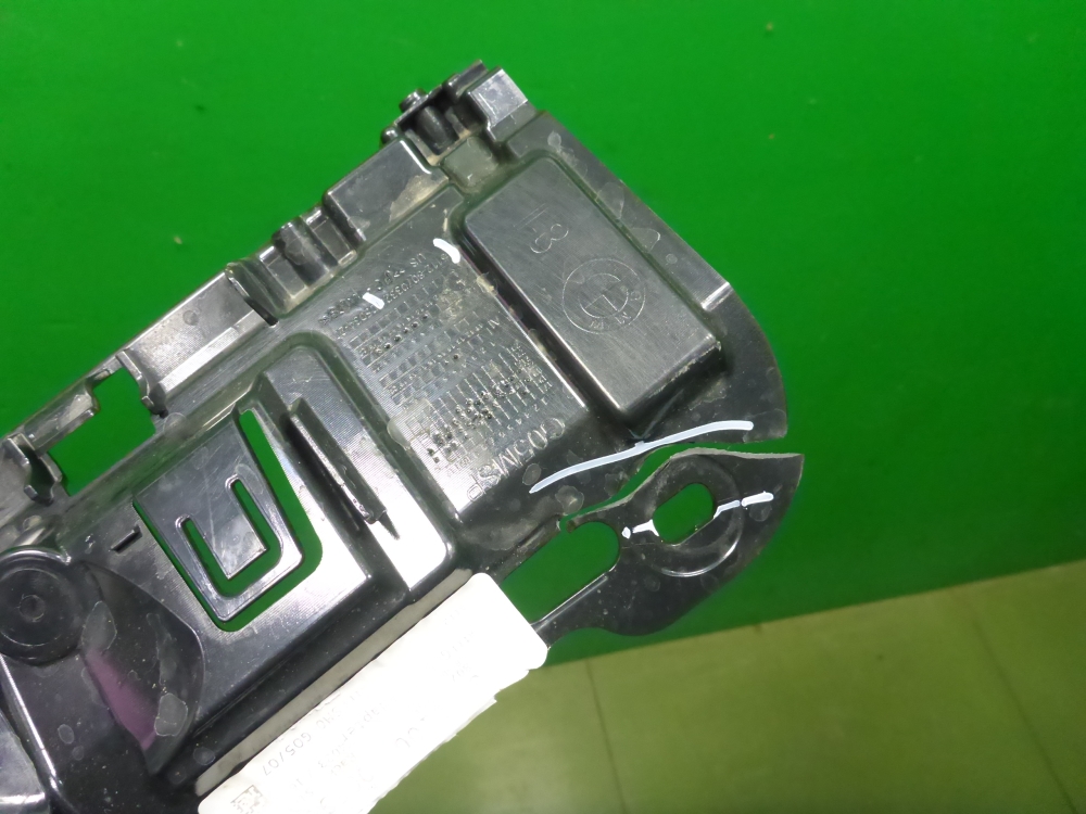 Кронштейн заднего бампера