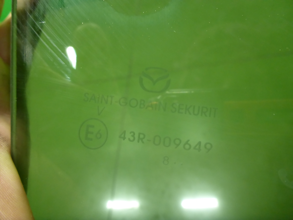 Стекло двери задней правой