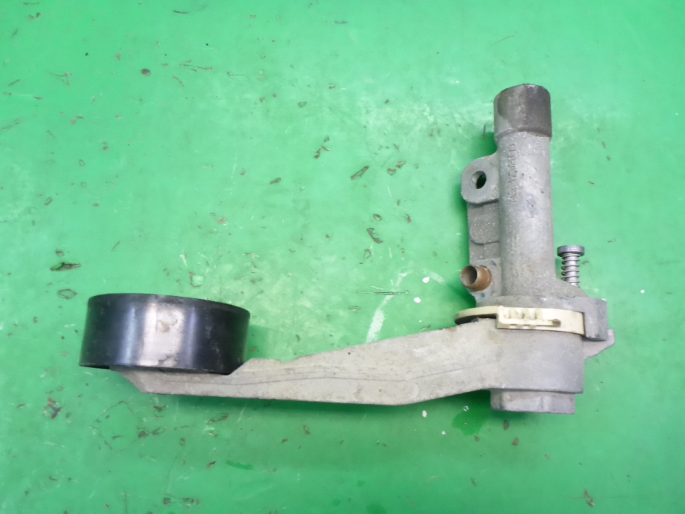 Ролик-натяжитель