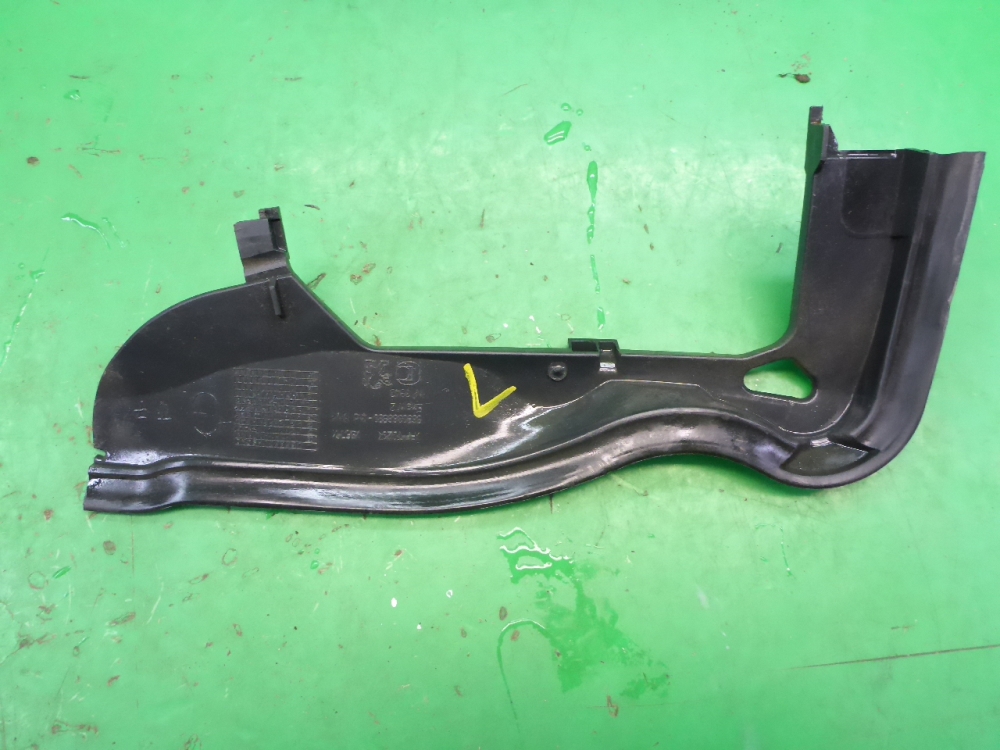 Молдинг лобового стекла